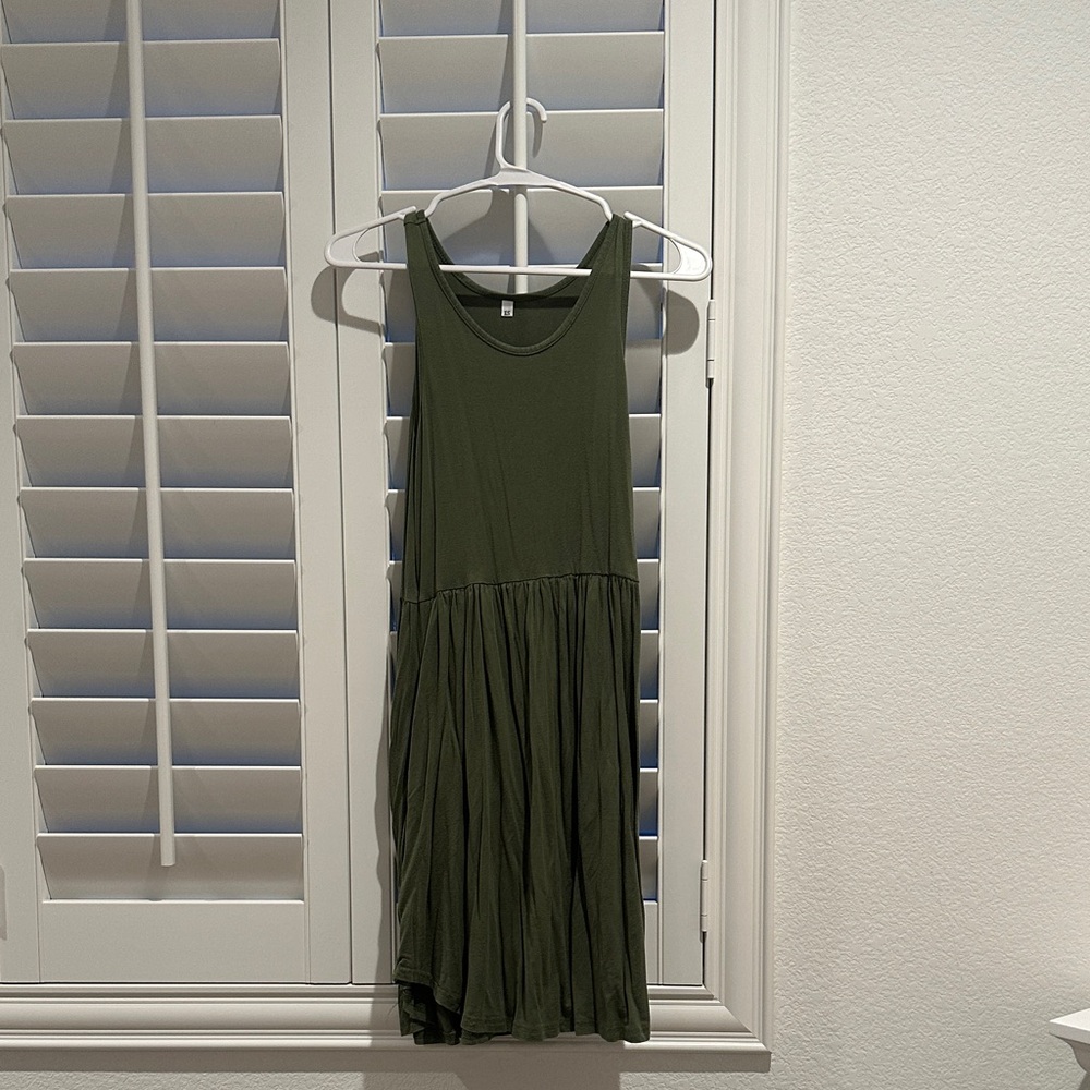 Elegant Olive Green Sleeveless Dress